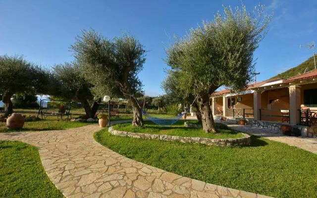 Renata Rooms & Studios