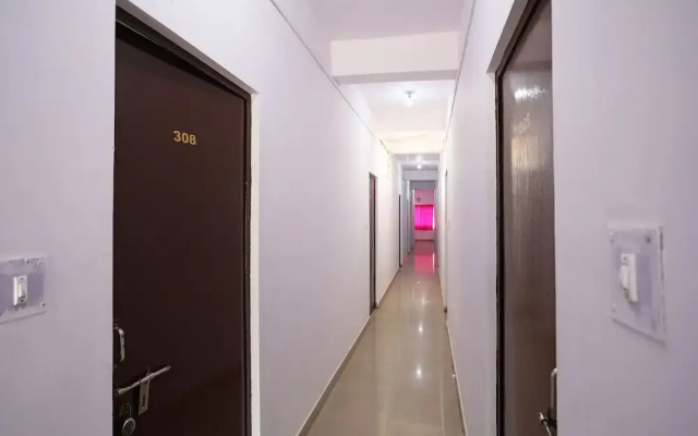 Oyo Flagship 30922 Hotel Aditya Inn