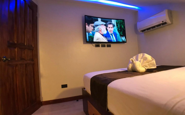 CLOCKWORKORANGE Luxury Suites