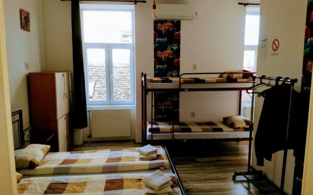 Hostel 1910
