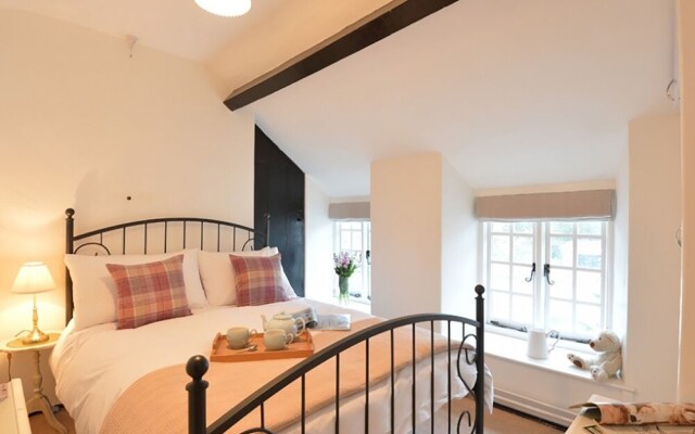 Llan Cottage