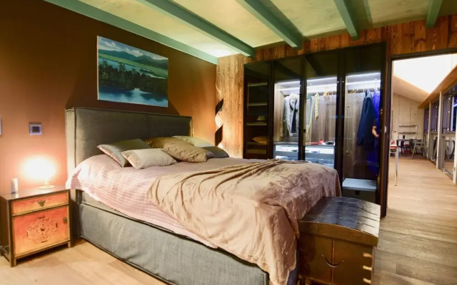 NEW 3BD Luxury Villa on the Geneva Lake