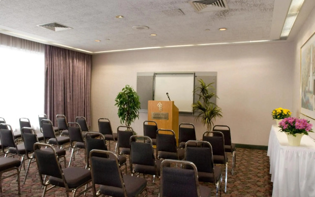 Cartier Place Suite Hotel