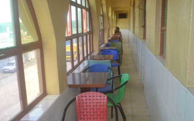 Location Plaza Restaurant