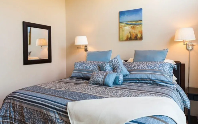 NEW Condo Downwider with Hot Tub, Minutes Away from The Columbia River Gorge by RedAwning