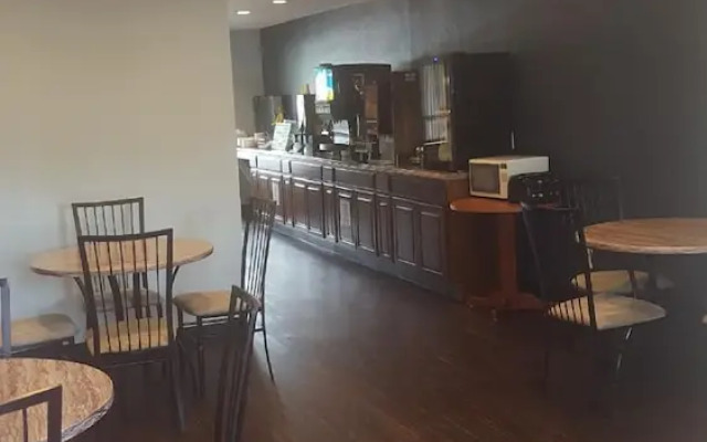 Cedarwood Inn of Ashland