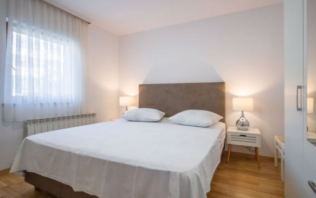 Apartment Damir Tampere 25135