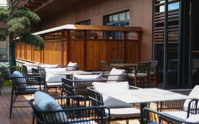 Chanyi Longxing Courtyard Hotel (Longxing Temple)