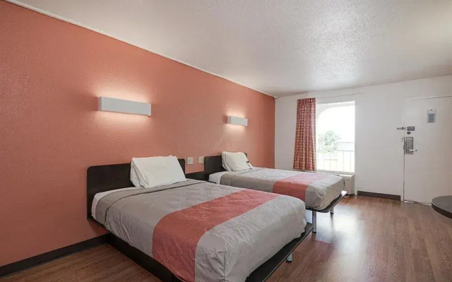 Motel 6 - High Point