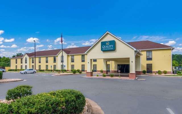 Quality Inn & Suites Canton, GA