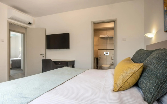 Yaya Hotel and Apartments
