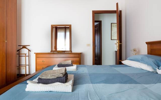 Parma A due passi dall'Ospedale Apartment