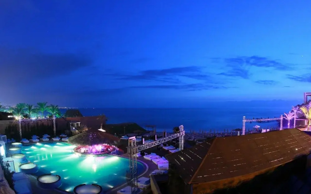 CFlow Beach Resort