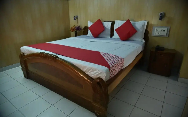 Mid City Hotel by OYO Rooms