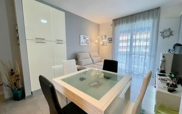 Bright Apartment by the Beach With a Lovely Balcony
