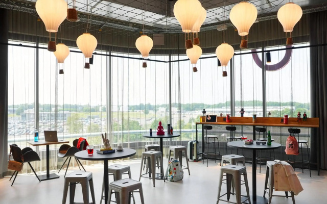 Moxy Cologne Bonn Airport