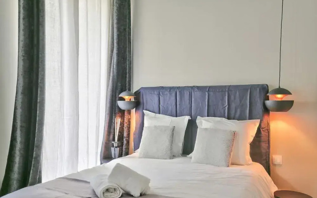70 - Authentic Parisian Flat