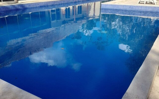 Devoted Hoestel in Cancun With Equipped Kitchen, Pool, Close to Beaches & More!