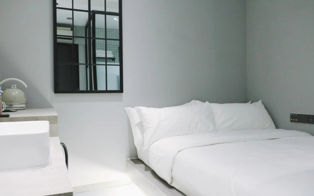 Rest Chinatown Hotel