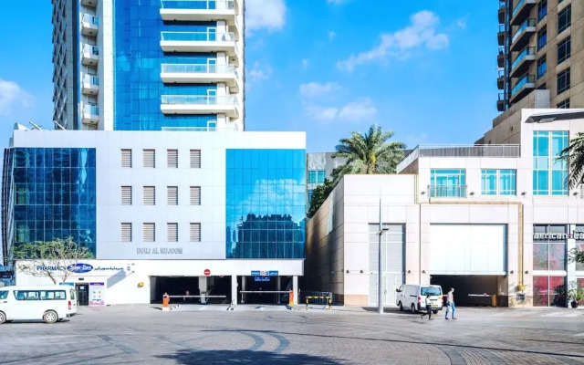 One Perfect Stay Studio Burj Al Nujoom