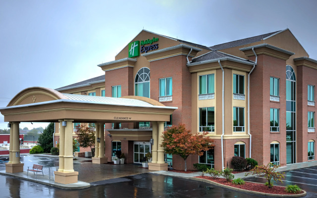 Holiday Inn Express & Suites Richmond, an IHG Hotel