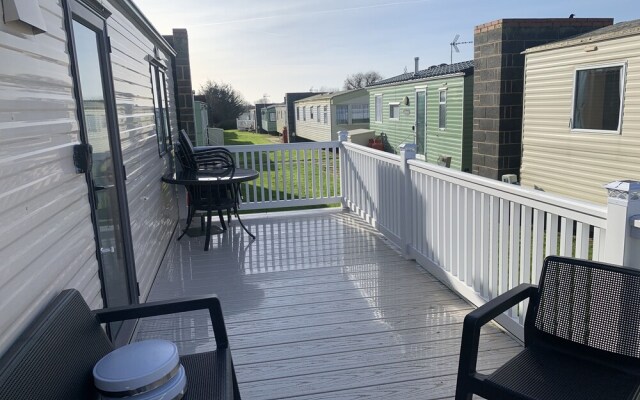 Lovely 2 Bed Chalet in Clacton-on-sea