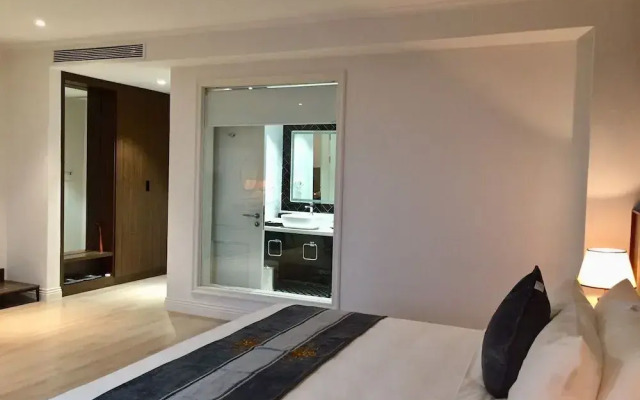 Rex Quang Binh Hotel