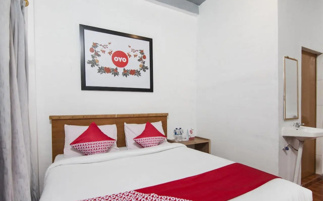 Hotel O near Monument Historique Berasta – Guest Rooms – Berastagi