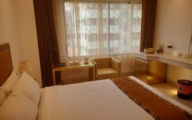 Hotel Razmoni Isha Kha International