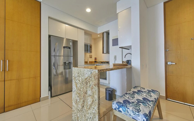 Stylish 1BR Apartment w Balcony Amazing View