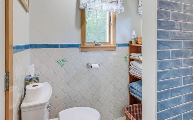 Charming Stonington Studio w/ Ocean Views!