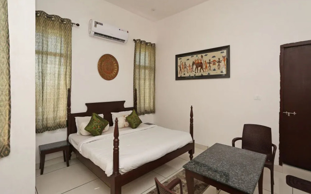OYO 9723 Home Farm Stay Connaught Palace