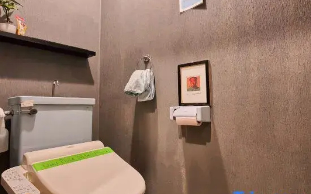 Private single room 2F with shared bath and toilet