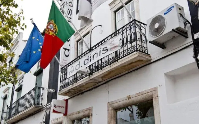 D. Dinis Low Cost Hostel