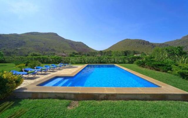 Attractive Villa Pera