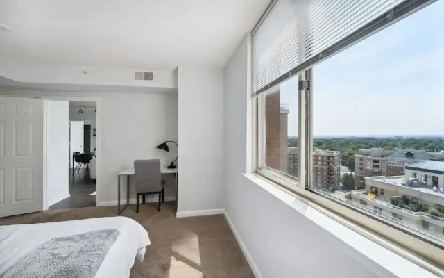 2BR Luxury City Suite With Gym & Pool