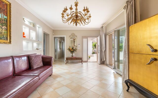 3220 Villa Smeralda by Barbarhouse