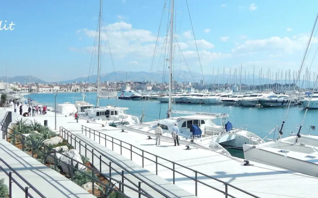 Upscale Apartment in Dalmatia With Terrace