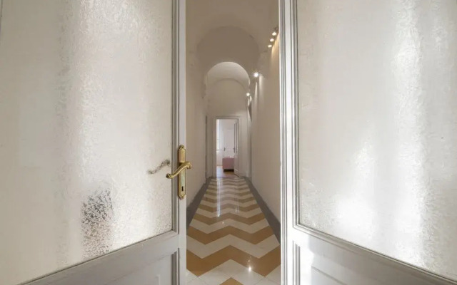 Central Design Apartment