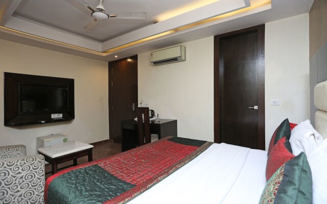 OYO 443 Hotel Lohias
