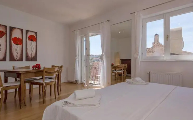 Apartment Deja