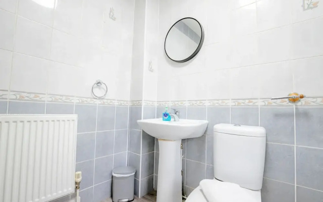 Host Stay Chestnut Residence