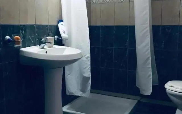 Gold Guest House & Bar