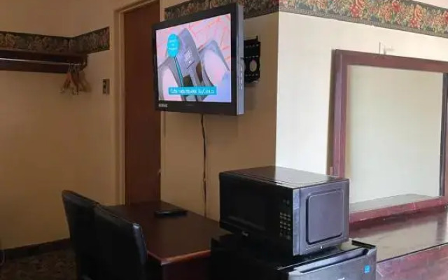 Scottish Inn Near the Falls and Casino