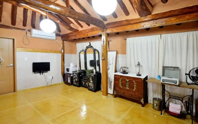 jeonjuhanogmaeul joheunnal geseuteuhauseu