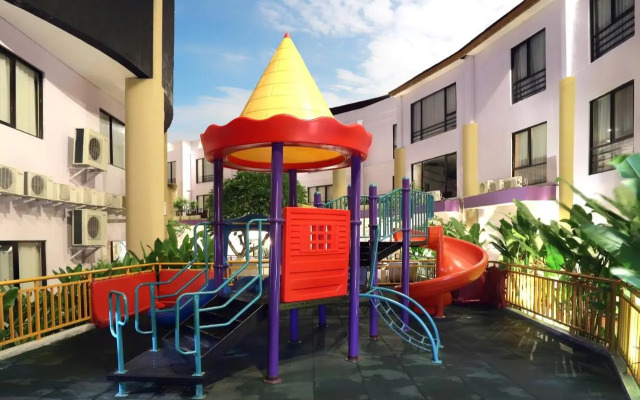 Отель Kuta Central Park