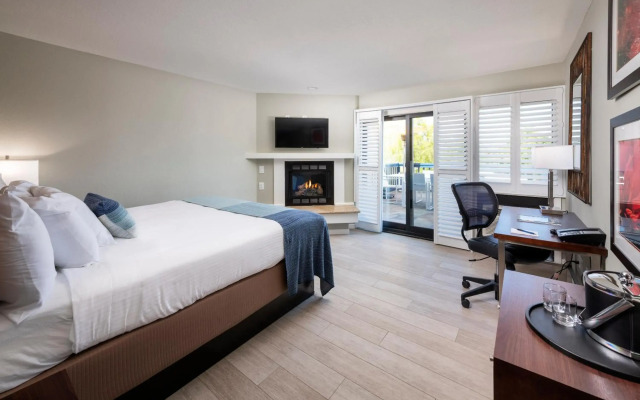 Mariposa Inn & Suites