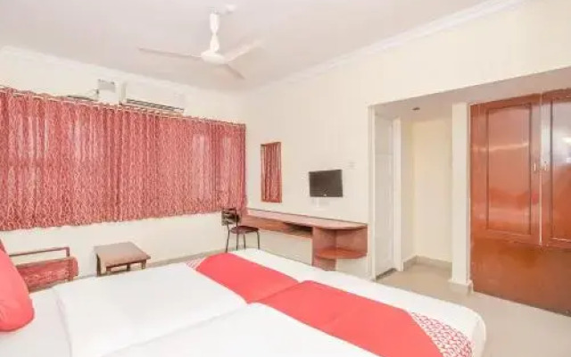 OYO 10394 Hotel Geo