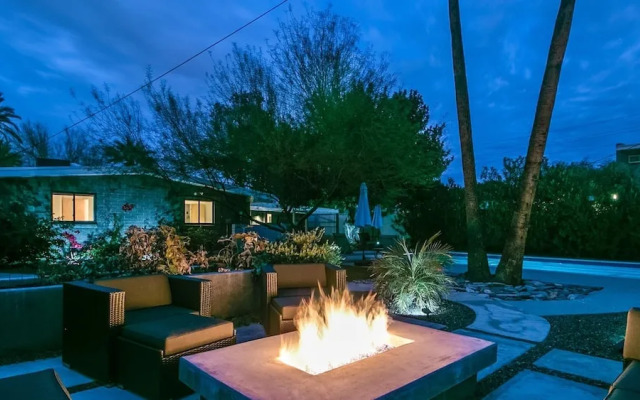 Mid-century Modern W/backyard Oasis, Putting Green