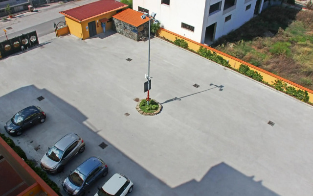 City Hotel